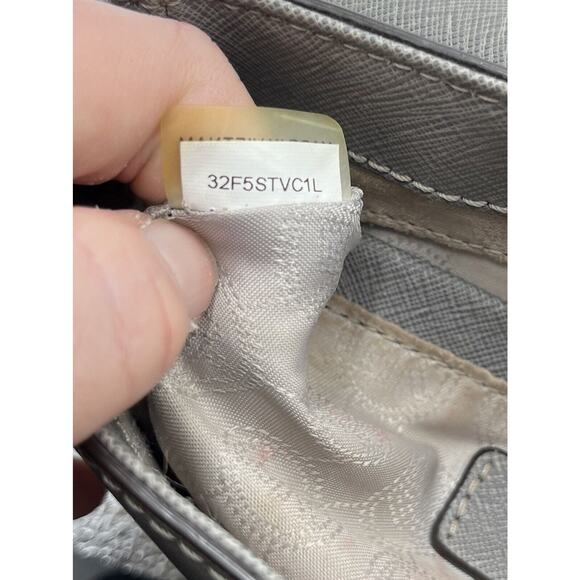 Michael Kors Small Bedford Gray Crossbody Silver Tone Chain Strap and Hardware - Picture 11 of 11